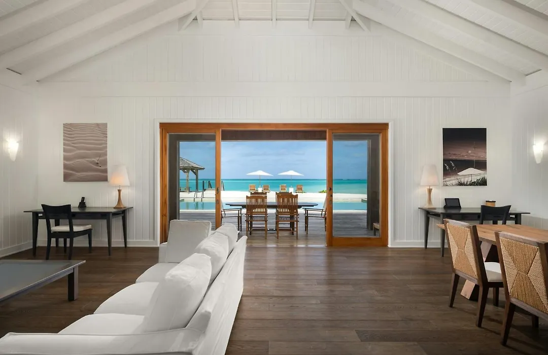 Como Parrot Cay-1